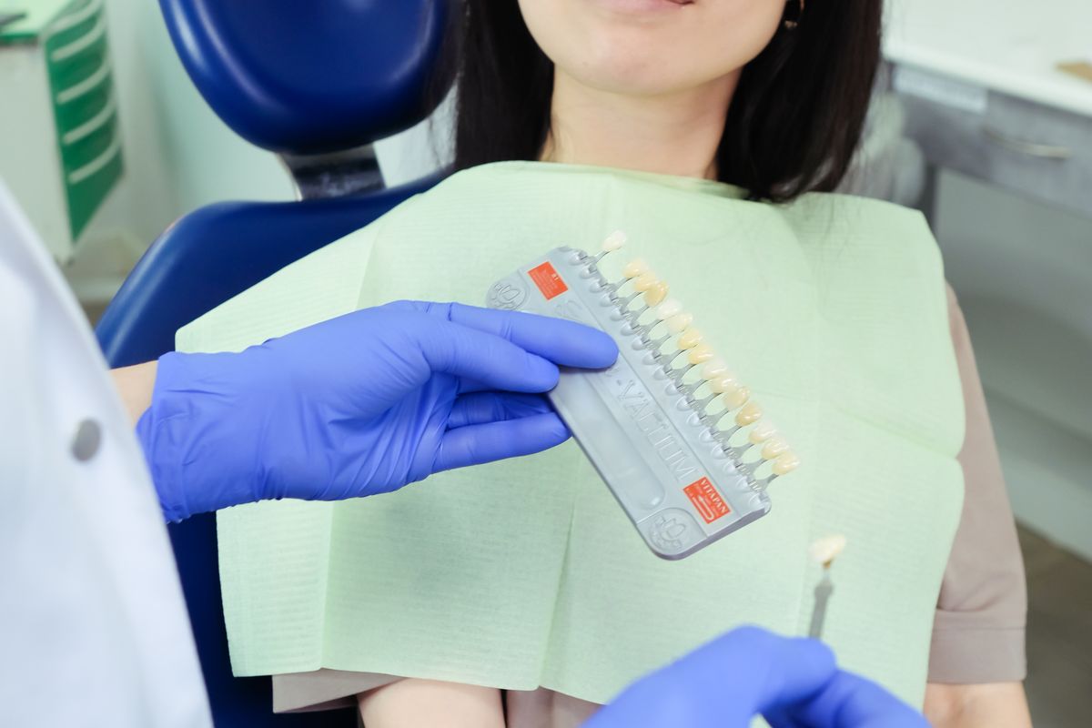 Whitening strips versus whitening trays comparison